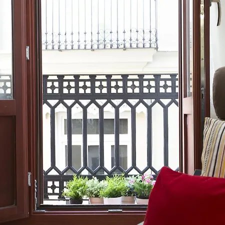 Singularstays Plaza Redonda